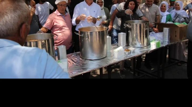 Dicle Belediyemizin düzenlediği aşure etkinliğimiz ile  halkımızla bir araya  geldik